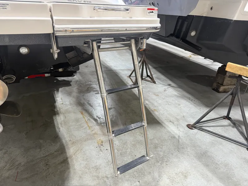 Slide: The Image of Sea Ray 270 SDX 2020 - 10