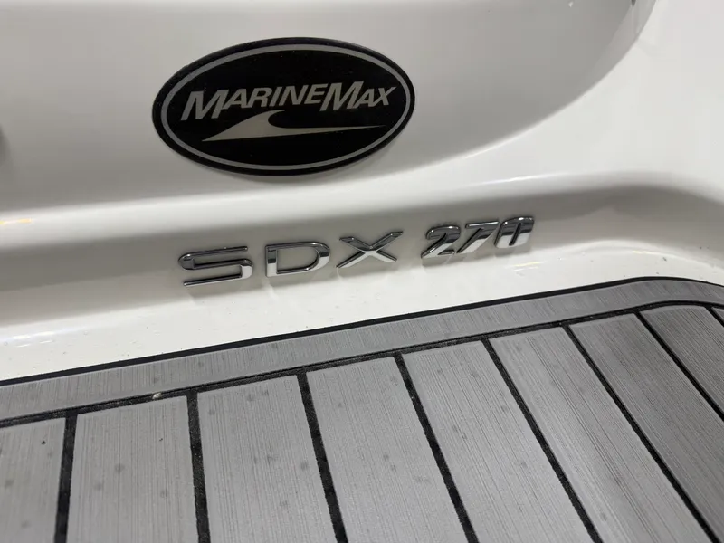 Slide: The Image of Sea Ray 270 SDX 2020 - 13