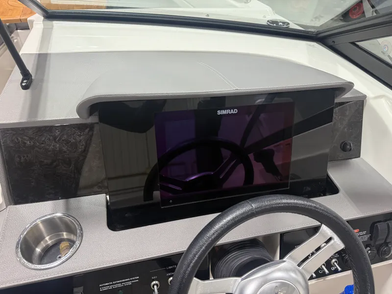 Slide: The Image of Sea Ray 270 SDX 2020 - 34