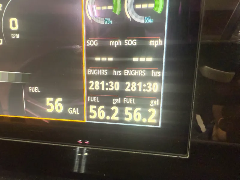 Slide: The Image of Sea Ray 270 SDX 2020 - 38