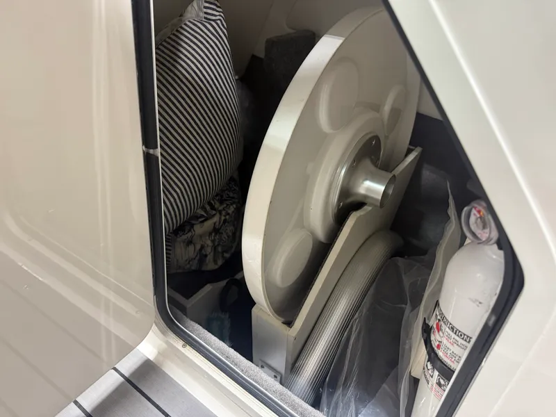 Slide: The Image of Sea Ray 270 SDX 2020 - 49