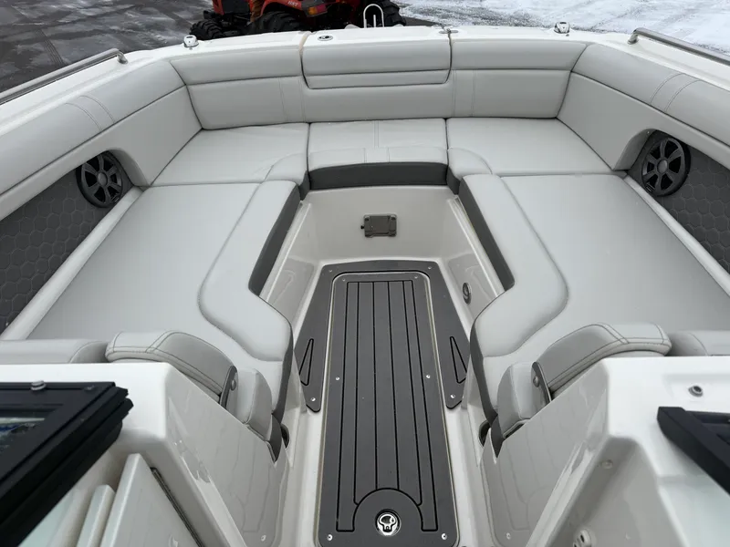 Slide: The Image of Sea Ray 270 SDX 2020 - 50