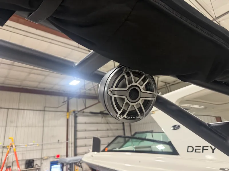 Slide: The Image of Sea Ray 270 SDX 2020 - 63