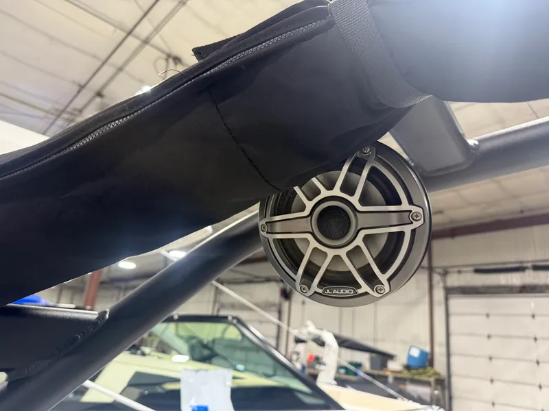 Slide: The Image of Sea Ray 270 SDX 2020 - 64