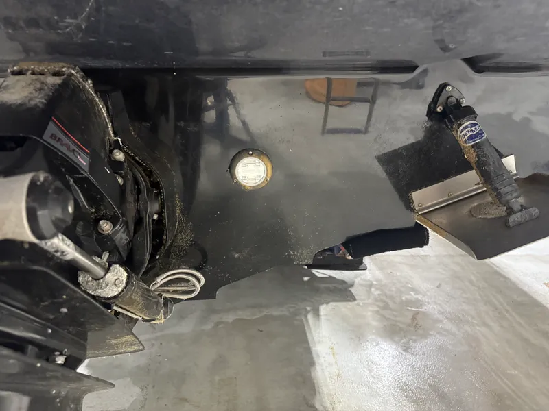 Slide: The Image of Sea Ray 270 SDX 2020 - 68