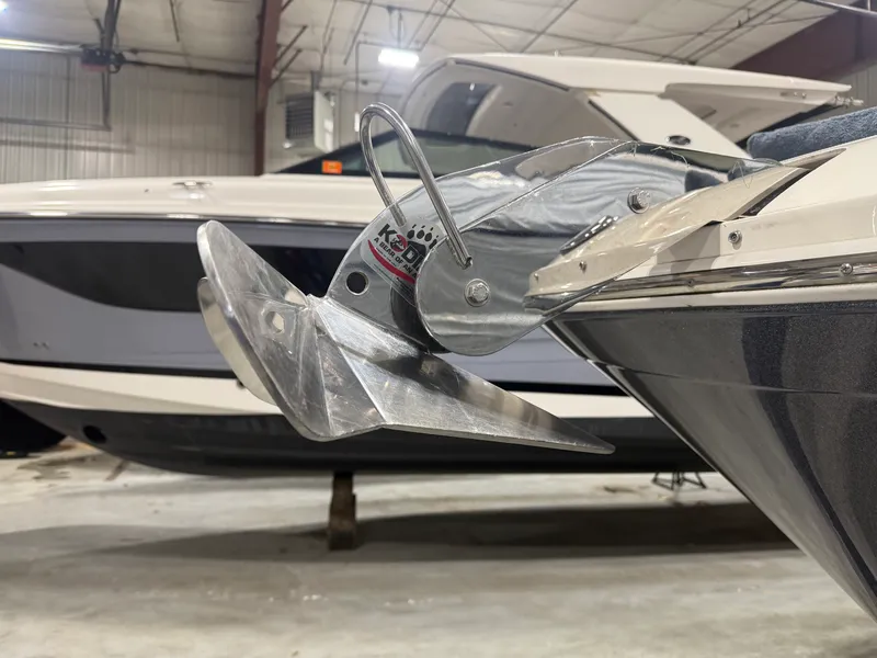 Slide: The Image of Sea Ray 270 SDX 2020 - 73