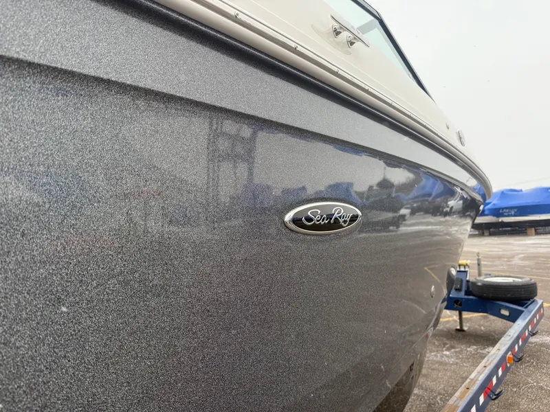 Slide: The Image of Sea Ray 270 SDX 2020 - 8