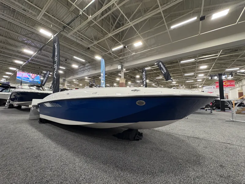 Slide: The Image of Bayliner E18LE 2026 - 1