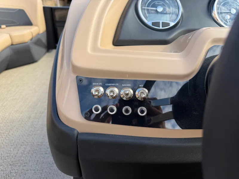Slide: The Image of Barletta Cabrio 22 M 2026 - 37
