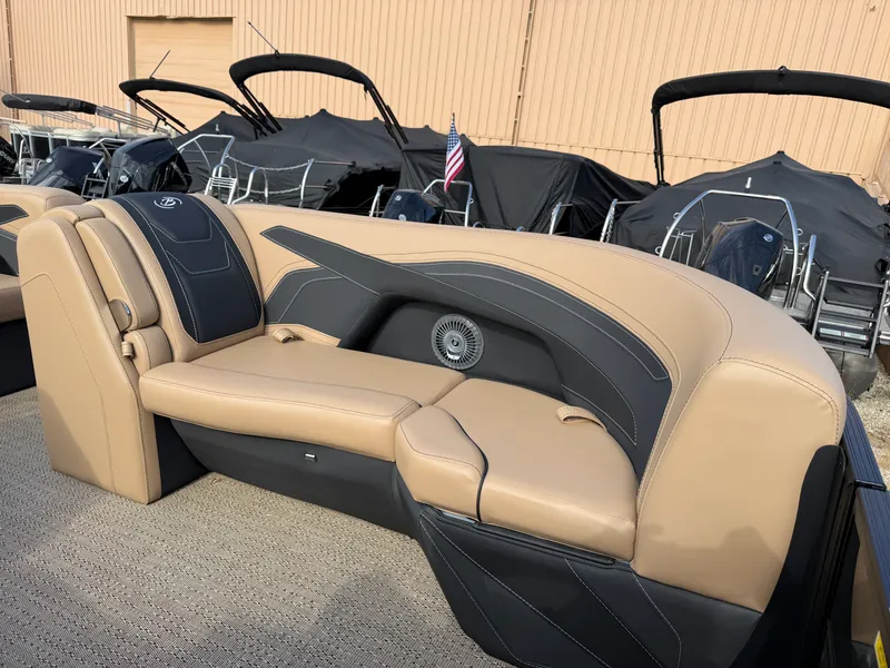 Slide: The Image of Barletta Cabrio 22 M 2026 - 24
