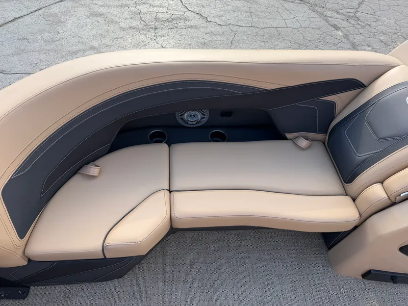 Slide: The Image of Barletta Cabrio 22 M 2026 - 20