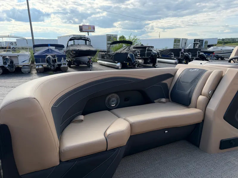 Slide: The Image of Barletta Cabrio 22 M 2026 - 19