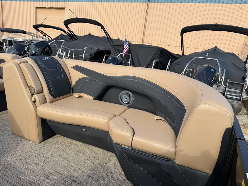 Slide: The Image of Barletta Cabrio 22 M 2026 - 23