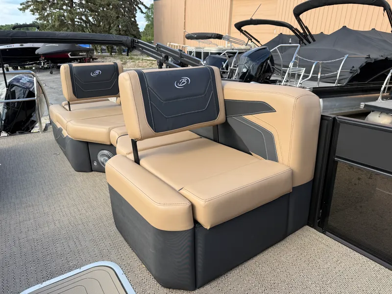 Slide: The Image of Barletta Cabrio 22 M 2026 - 32