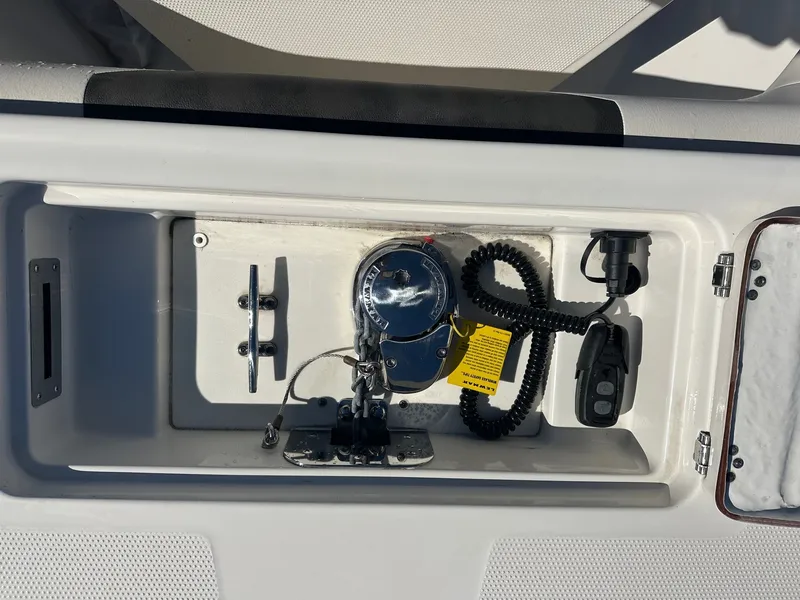 Slide: The Image of Sailfish 32 CC 2022 - 14