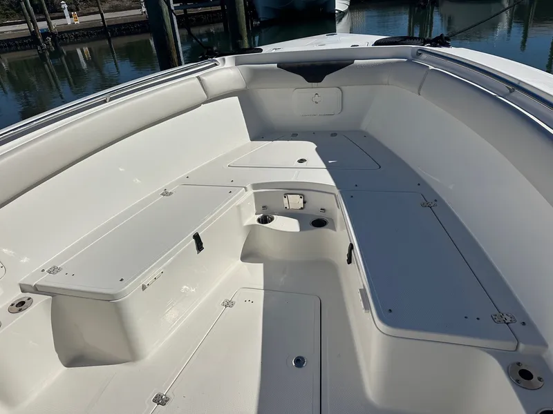 Slide: The Image of Sailfish 32 CC 2022 - 17