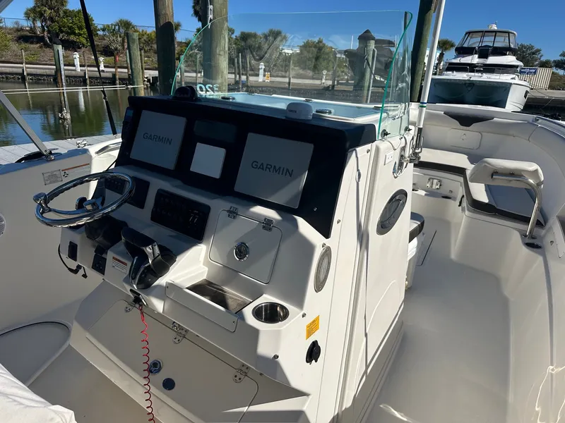 Slide: The Image of Sailfish 32 CC 2022 - 19