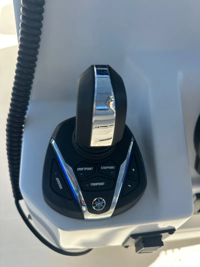 Slide: The Image of Sailfish 32 CC 2022 - 24