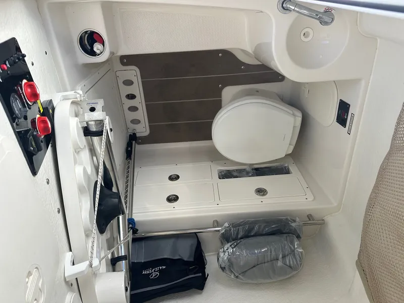 Slide: The Image of Sailfish 32 CC 2022 - 25