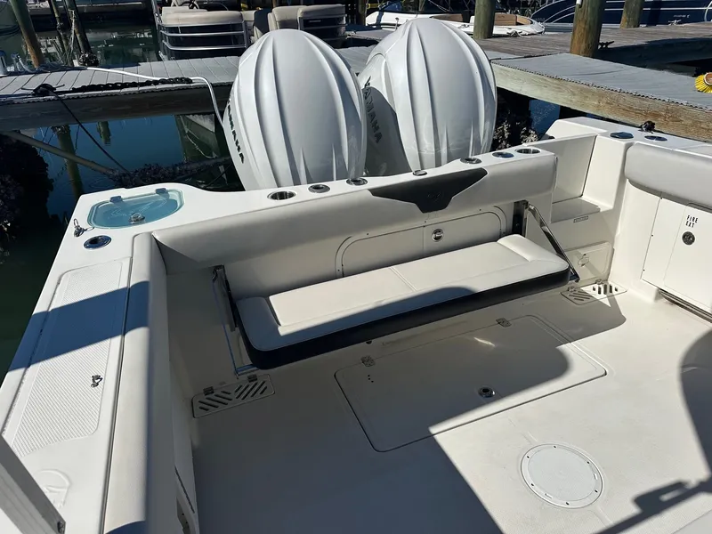 Slide: The Image of Sailfish 32 CC 2022 - 32