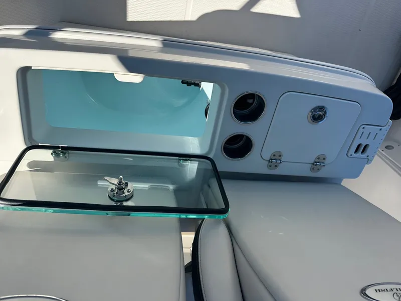 Slide: The Image of Sailfish 32 CC 2022 - 33