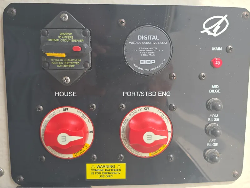 Slide: The Image of Sailfish 32 CC 2022 - 34