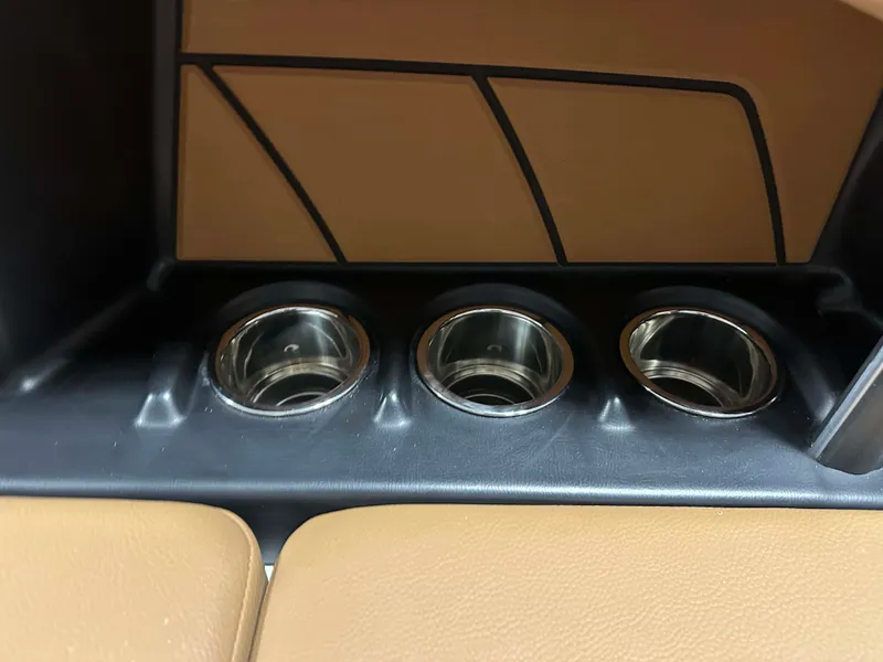 Slide: The Image of Malibu 23LSV 2021 - 45