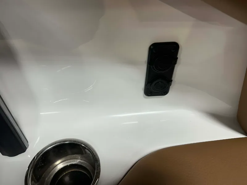 Slide: The Image of Malibu 23LSV 2021 - 66