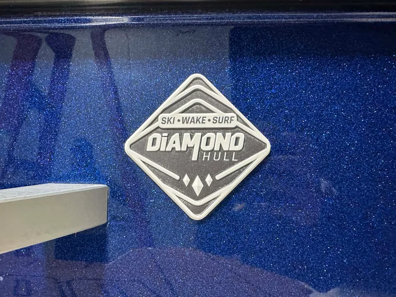 Slide: The Image of Malibu 23LSV 2021 - 7