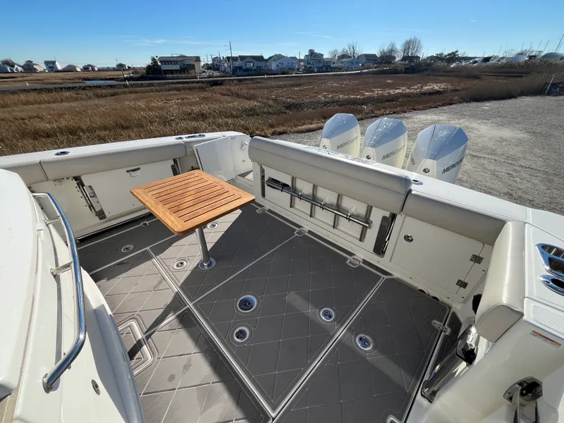 Slide: The Image of Boston Whaler 380 Outrage 2021 - 13