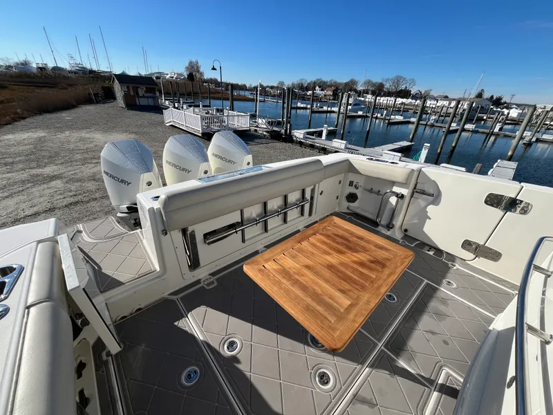 Slide: The Image of Boston Whaler 380 Outrage 2021 - 14