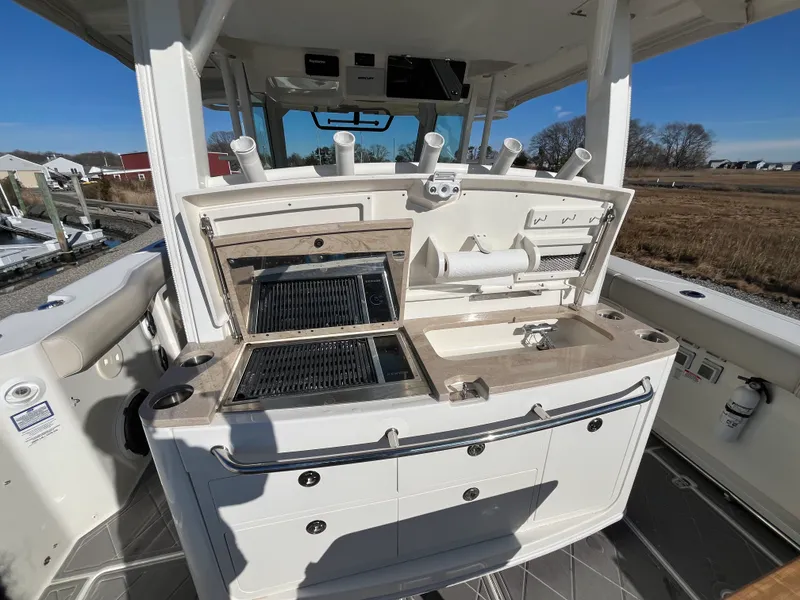 Slide: The Image of Boston Whaler 380 Outrage 2021 - 19
