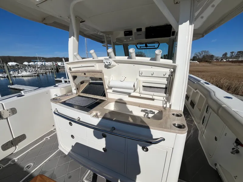 Slide: The Image of Boston Whaler 380 Outrage 2021 - 20