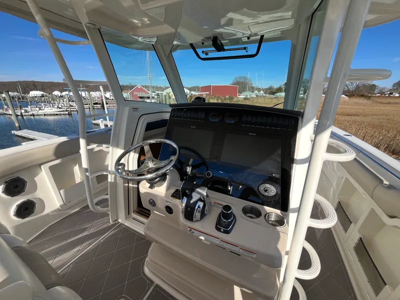 Slide: The Image of Boston Whaler 380 Outrage 2021 - 27
