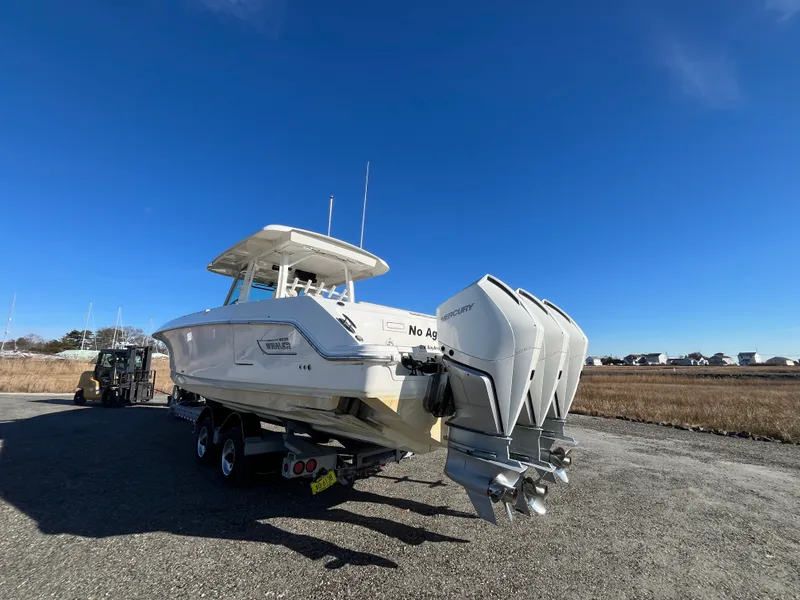 Slide: The Image of Boston Whaler 380 Outrage 2021 - 5