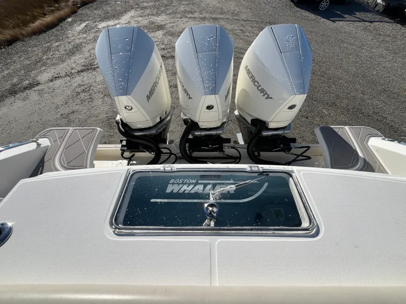 Slide: The Image of Boston Whaler 380 Outrage 2021 - 8