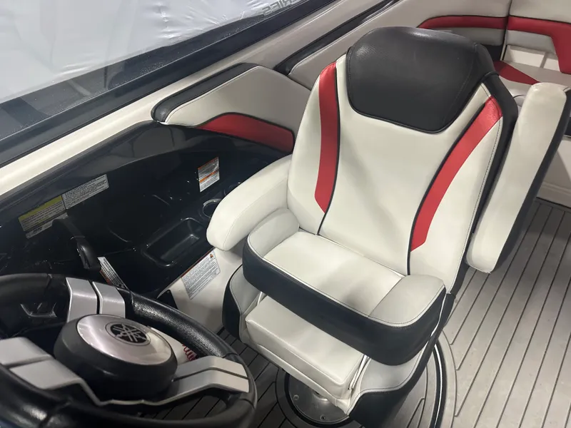 Slide: The Image of Yamaha 242X 2018 - 10