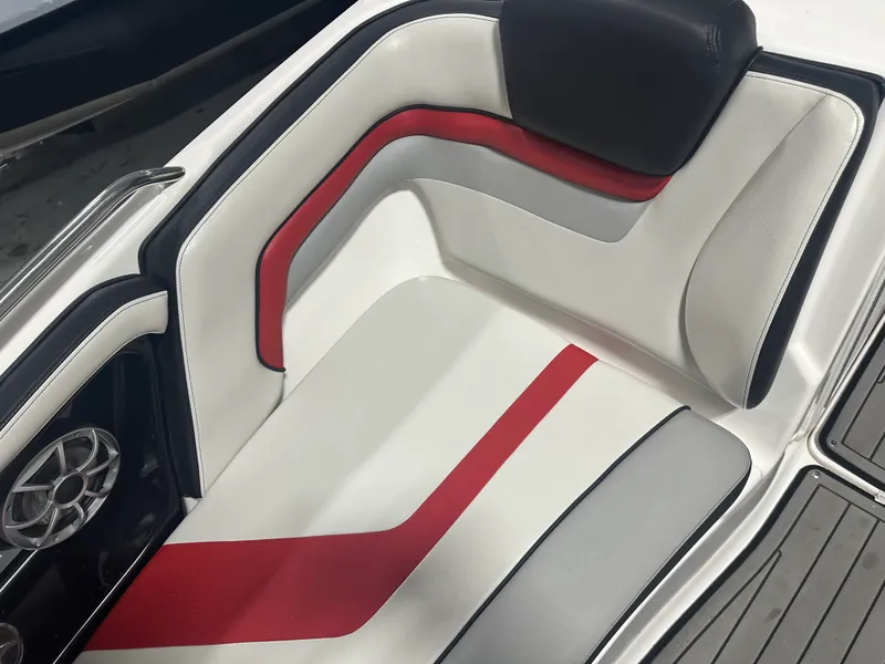 Slide: The Image of Yamaha 242X 2018 - 14