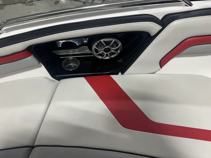 Slide: The Image of Yamaha 242X 2018 - 17