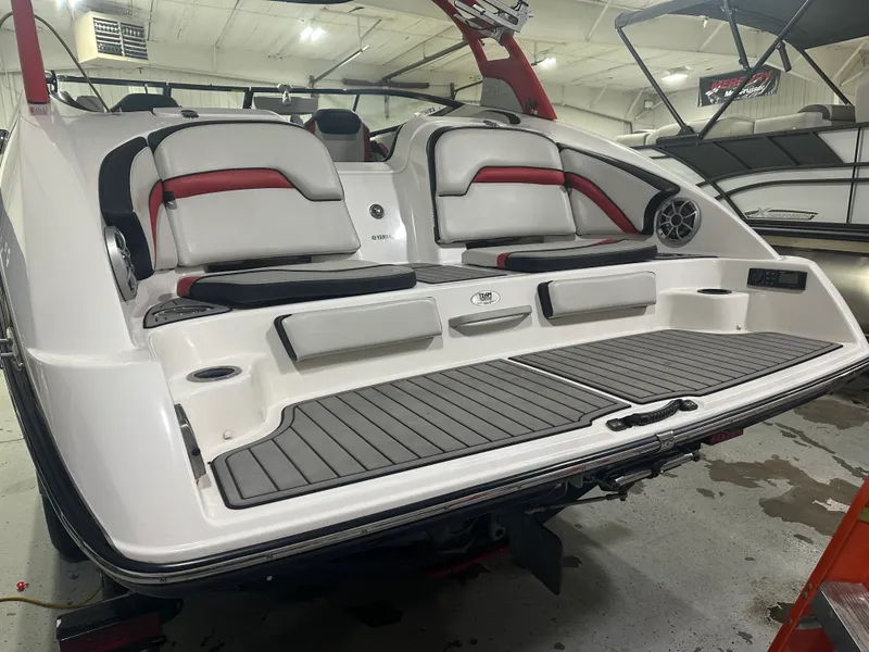 Slide: The Image of Yamaha 242X 2018 - 3