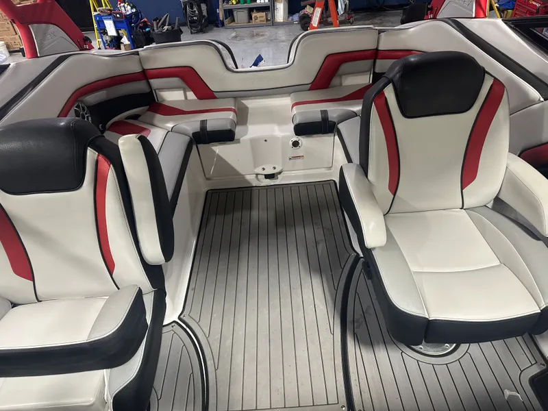 Slide: The Image of Yamaha 242X 2018 - 8