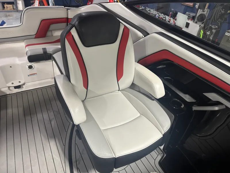 Slide: The Image of Yamaha 242X 2018 - 9