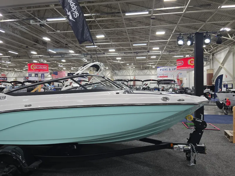 Slide: The Image of Yamaha SX195 2026 - 3