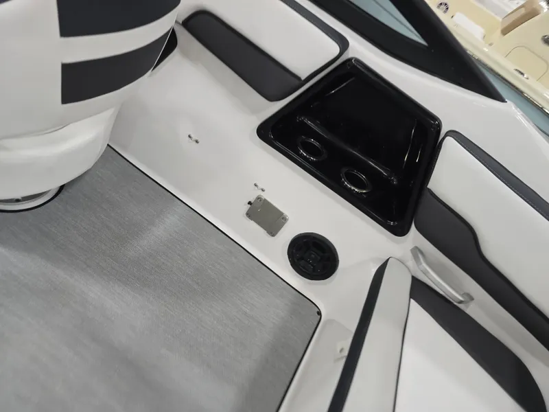 Slide: The Image of Yamaha SX195 2026 - 9