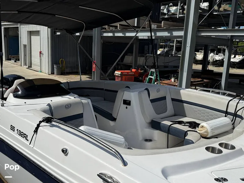 Slide: The Image of Hurricane SS 192 RL 2022 - 15304042