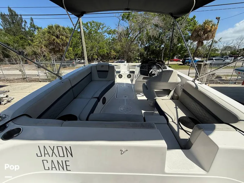 Slide: The Image of Hurricane SS 192 RL 2022 - 15304061