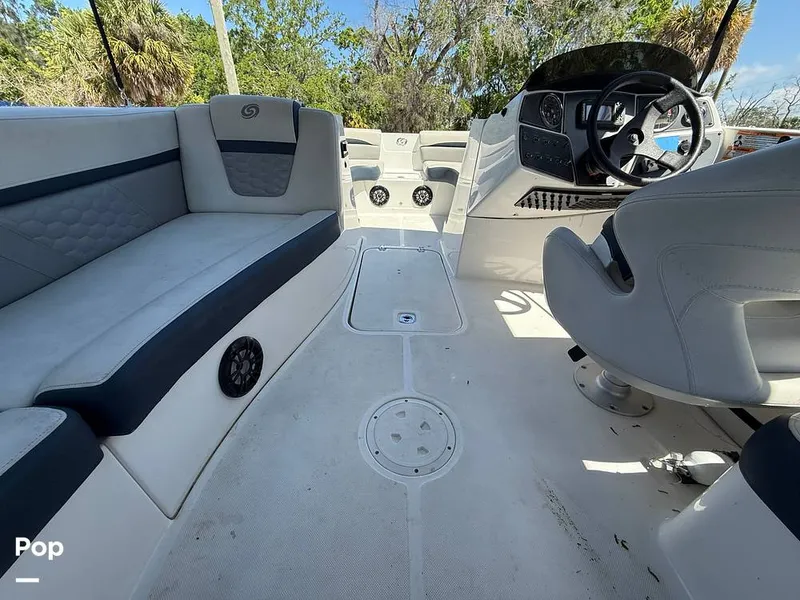 Slide: The Image of Hurricane SS 192 RL 2022 - 15304080