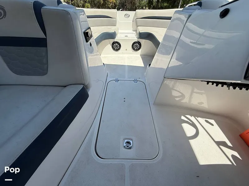 Slide: The Image of Hurricane SS 192 RL 2022 - 15304099