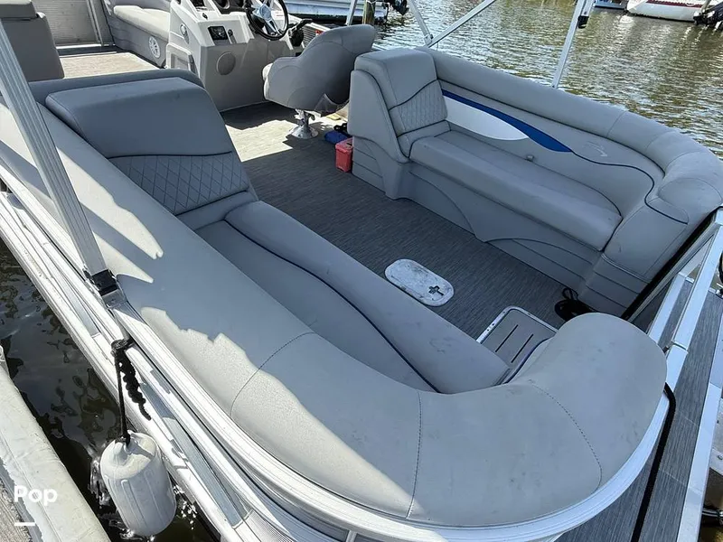 Slide: The Image of Aft Seating - 15322753