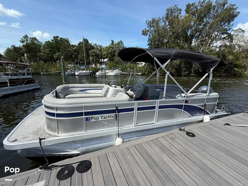 Slide: The Image of Bennington S22 2023 - 15322763